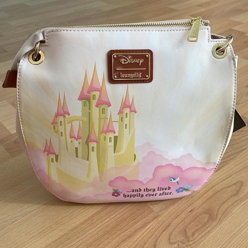 Loungefly Snow White Castle Crossbody Bag NWT - Picture 2 of 5